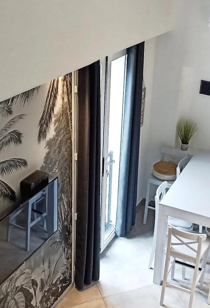 La 34 Tiny House With Sunny Terrace Villa Menton