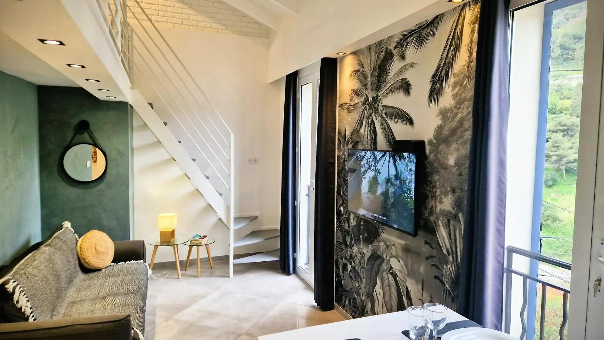 La 34 Tiny House With Sunny Terrace Villa Menton Holiday home